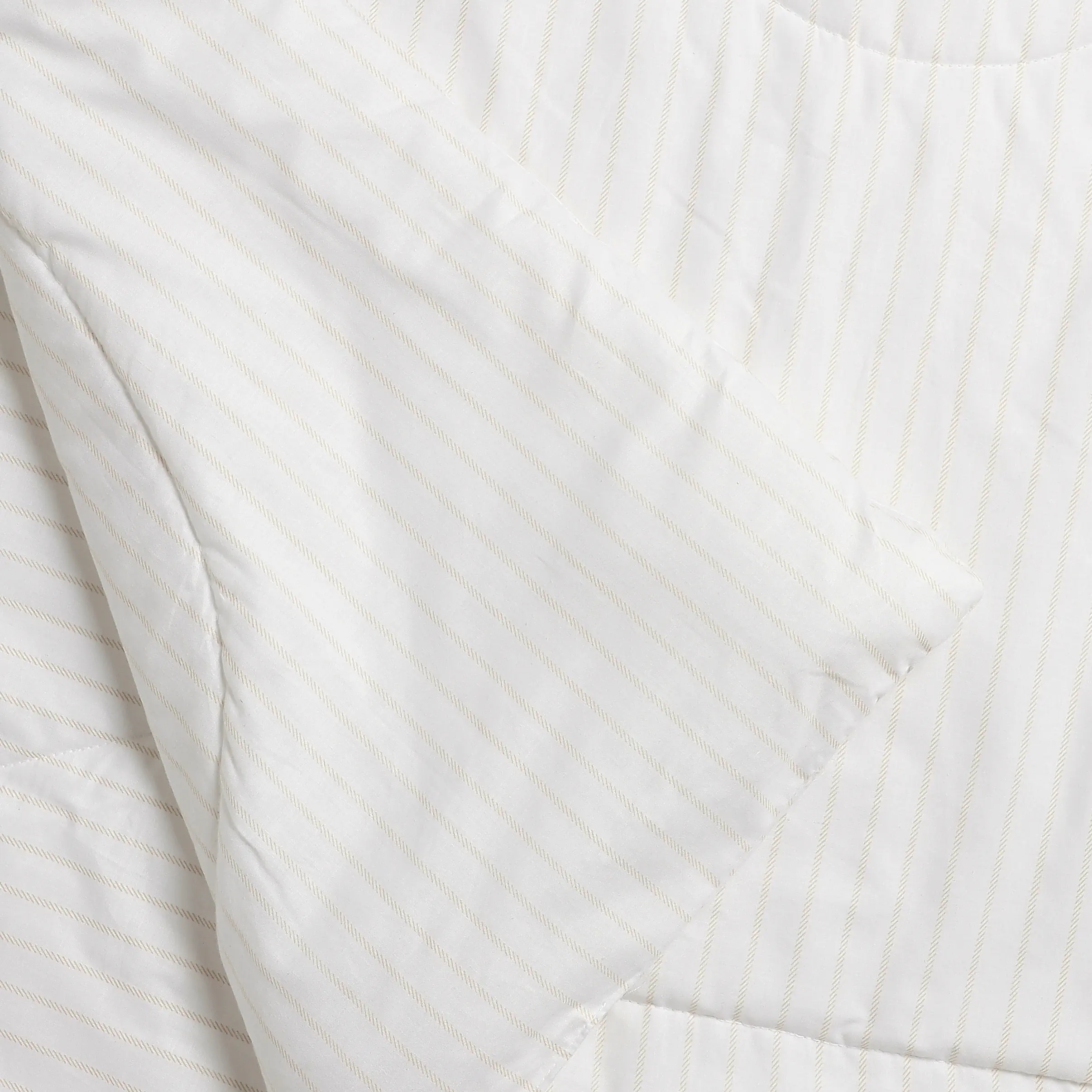 Bloomshire Classic | Everyday Charm Printed 120GSM Reversible Comforter-Beige - Image 10