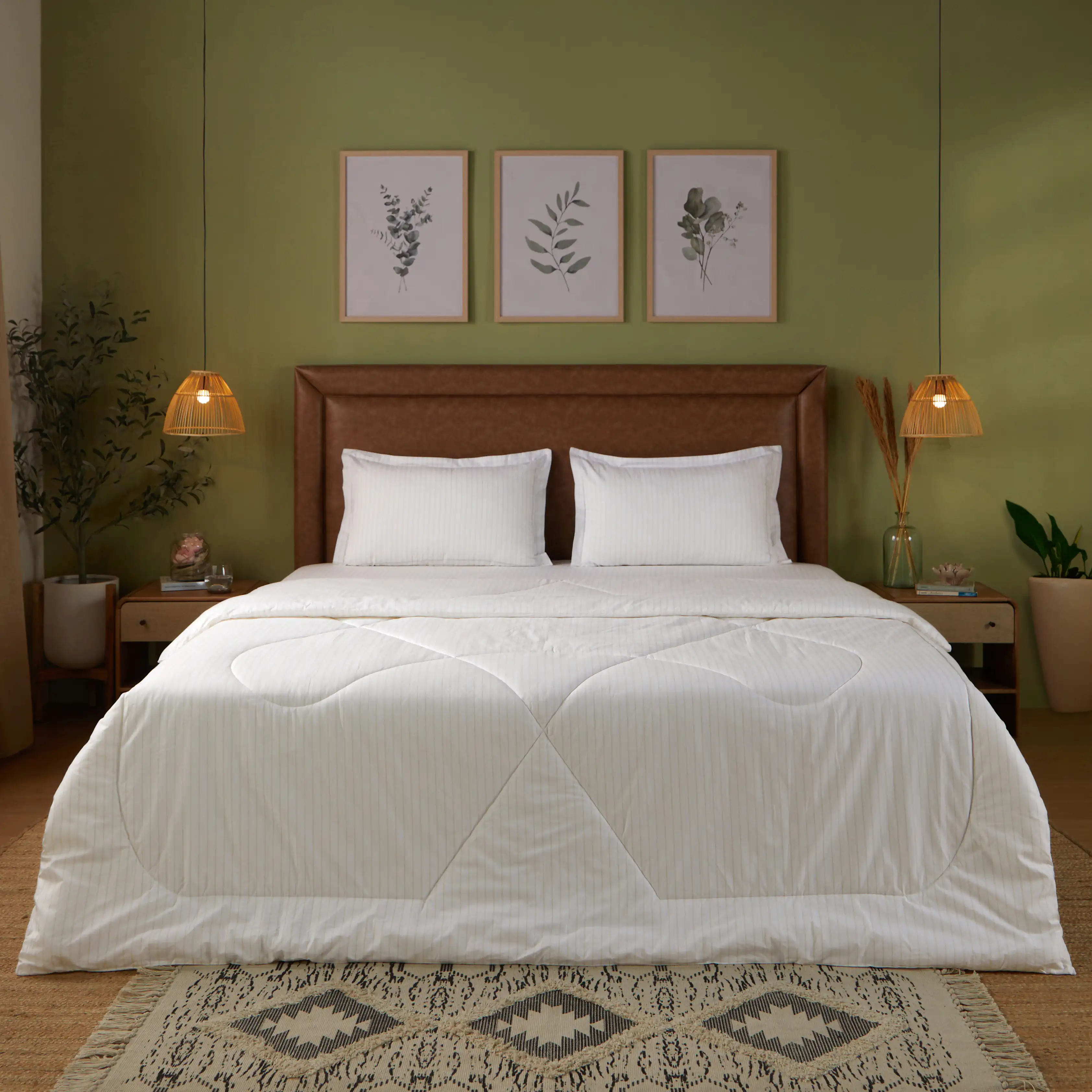 Bloomshire Classic | Everyday Charm Printed 120GSM Reversible Comforter-Beige - Image 7