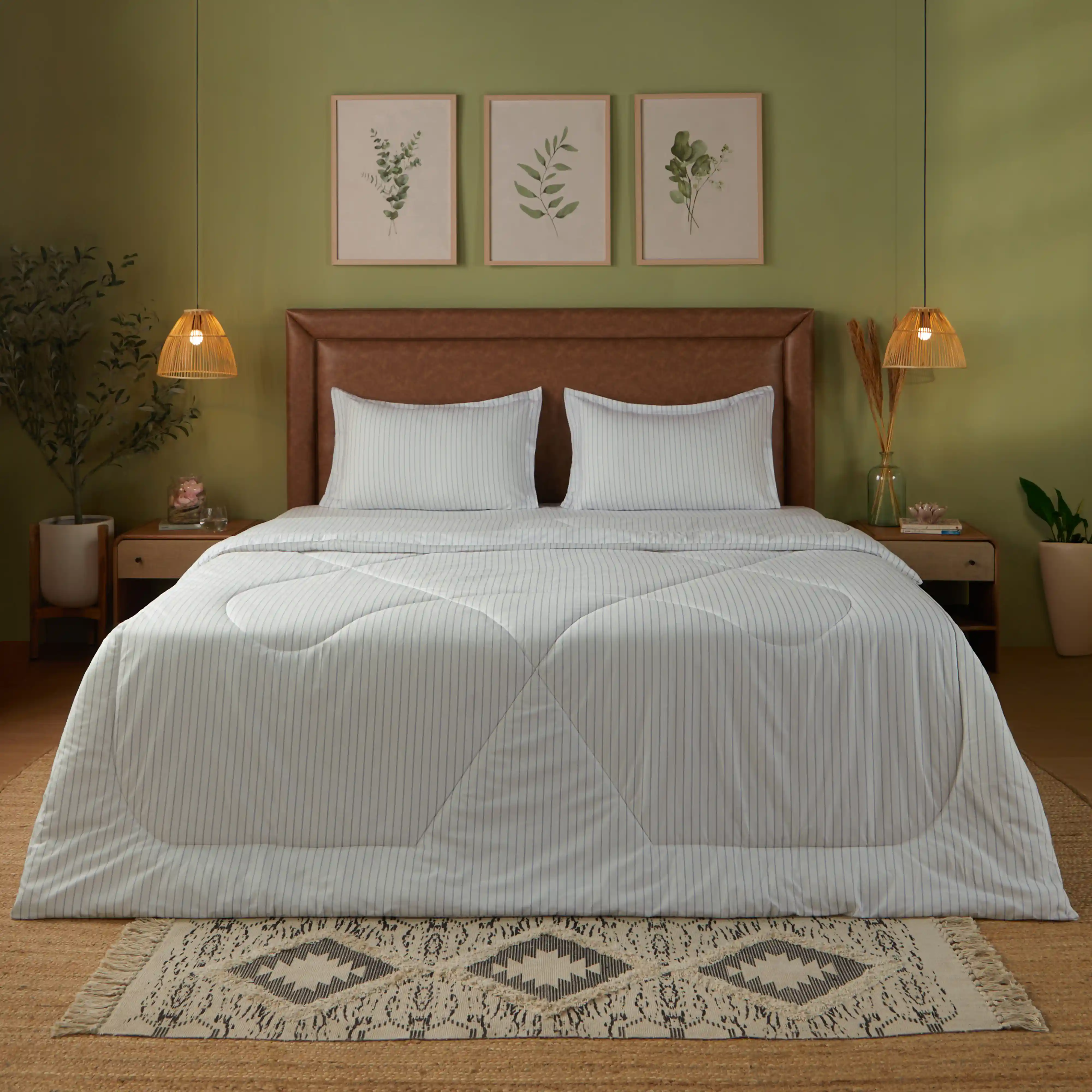 Bloomshire Classic | Everyday Charm Printed 240GSM Reversible Comforter for Extra Warmth-Blue - Image 2