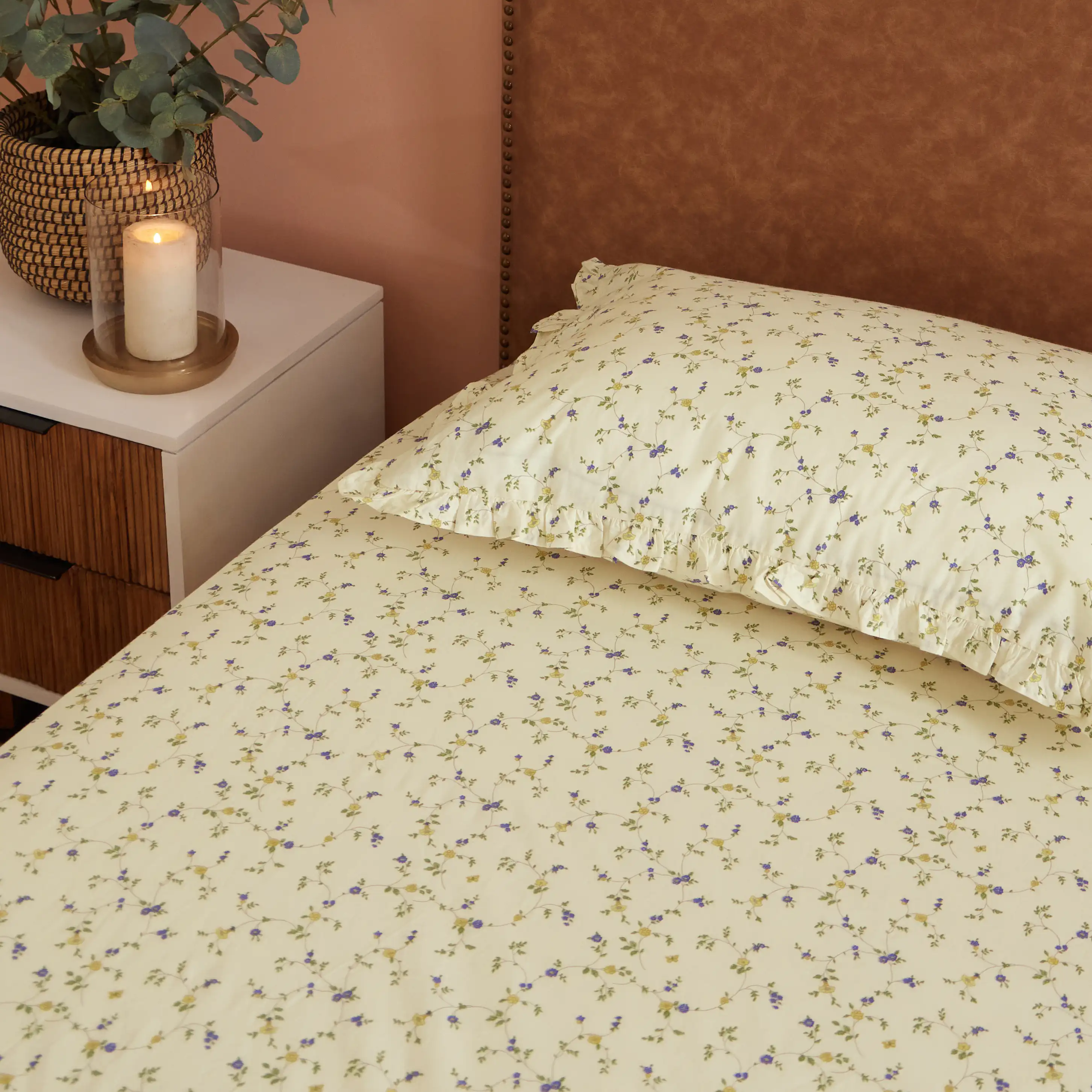 Bloomshire Luxe | Romantic Flora Printed Cotton Bedsheet Set | Pillow Cover with Frills-Cream Bloom - Image 2