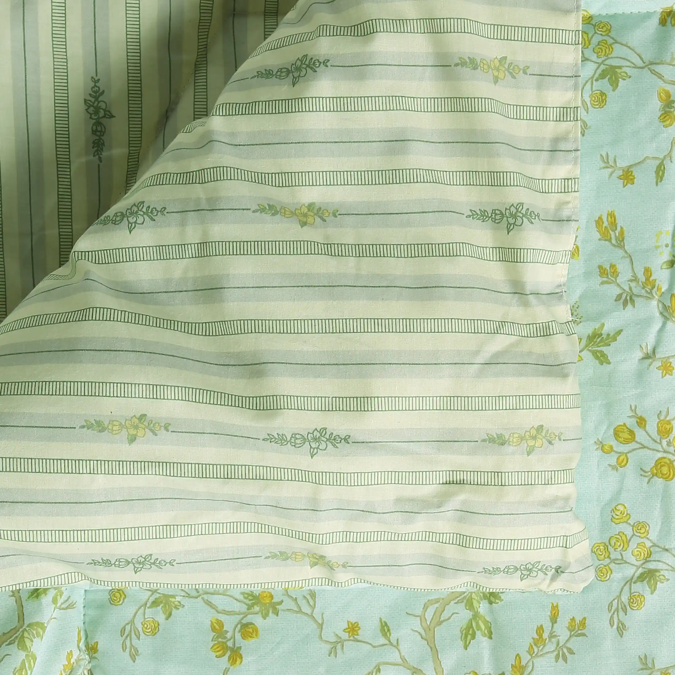 Bloomshire Luxe | Romantic Flora Printed 120GSM Reversible Comforter-Light Blue - Image 5