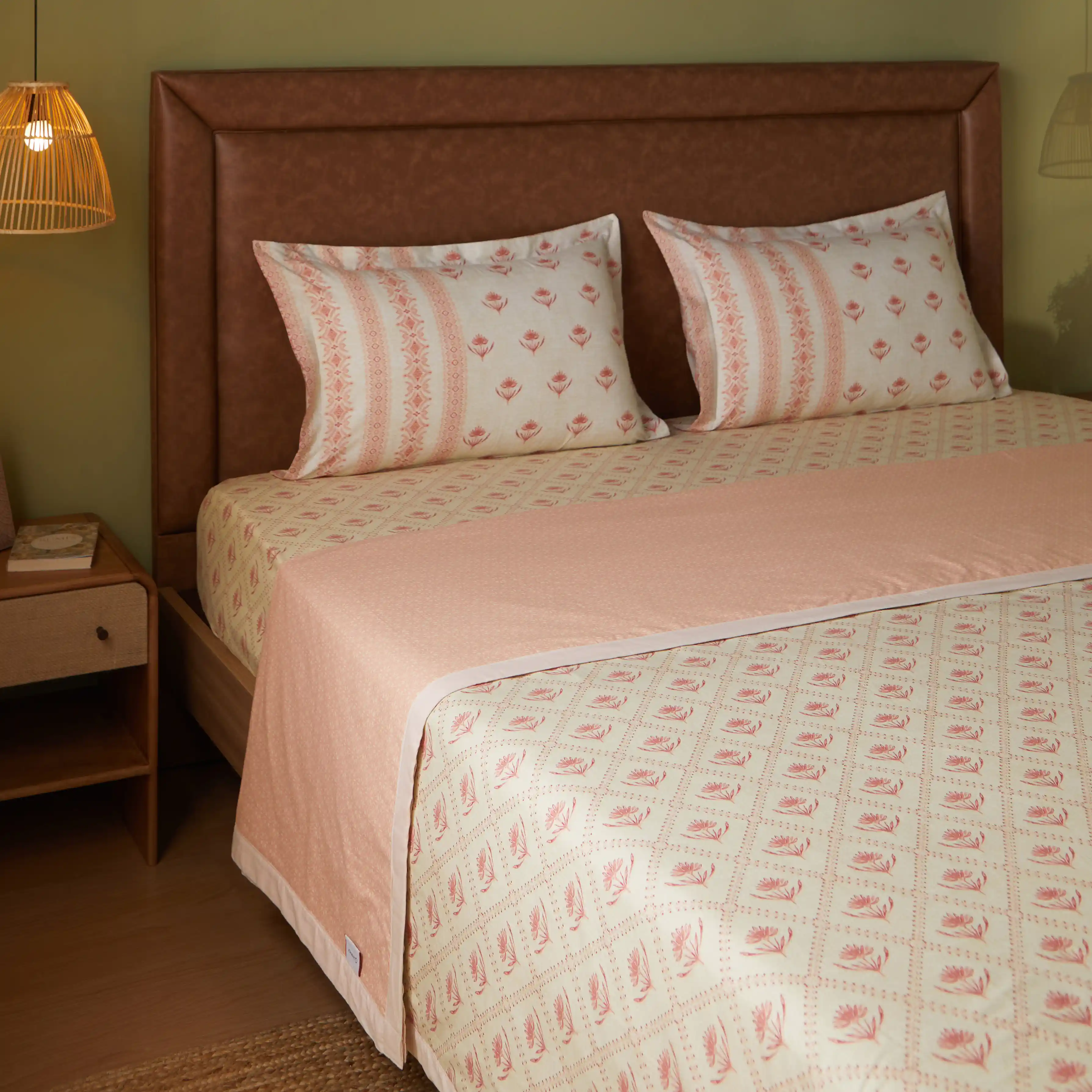 Chippa Lane | Contemporary Indian Print Design Coordinated Bedding Set | Set of Bedsheet & Dohar-Red
