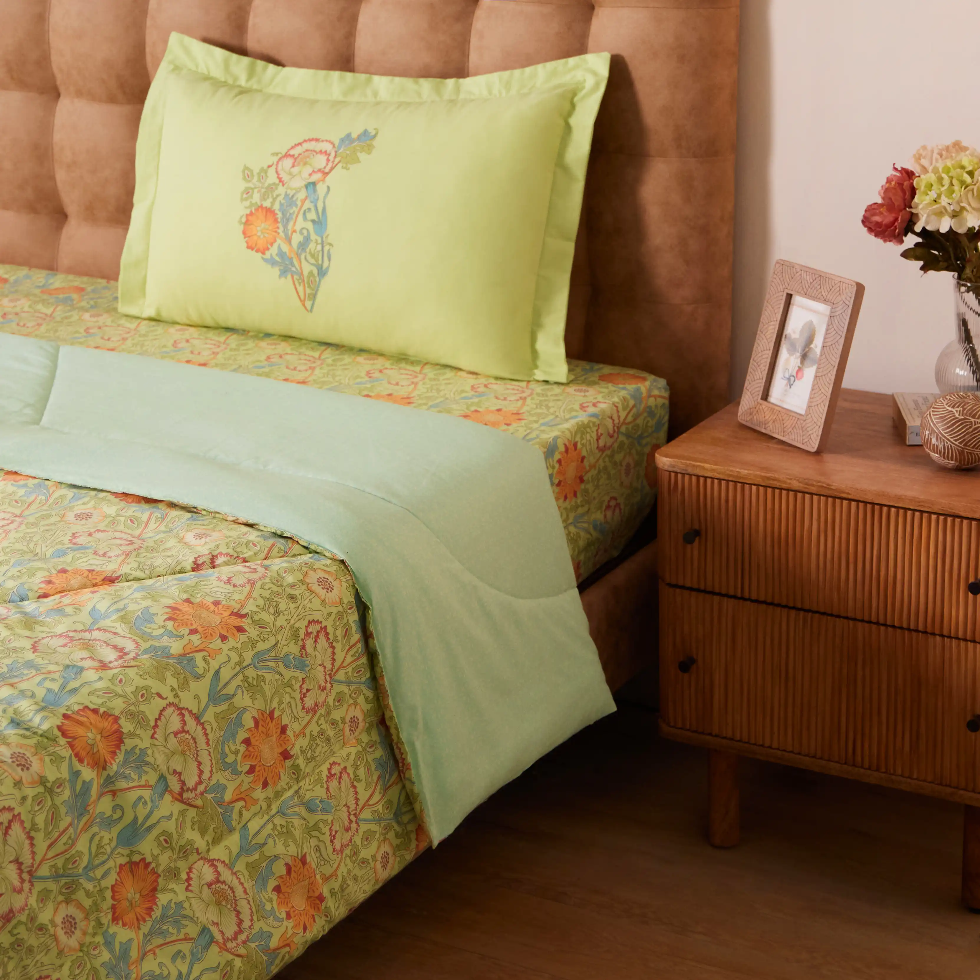 Chippa Lane | Contemporary Indian Print Design 120GSM Reversible Comforter-Green