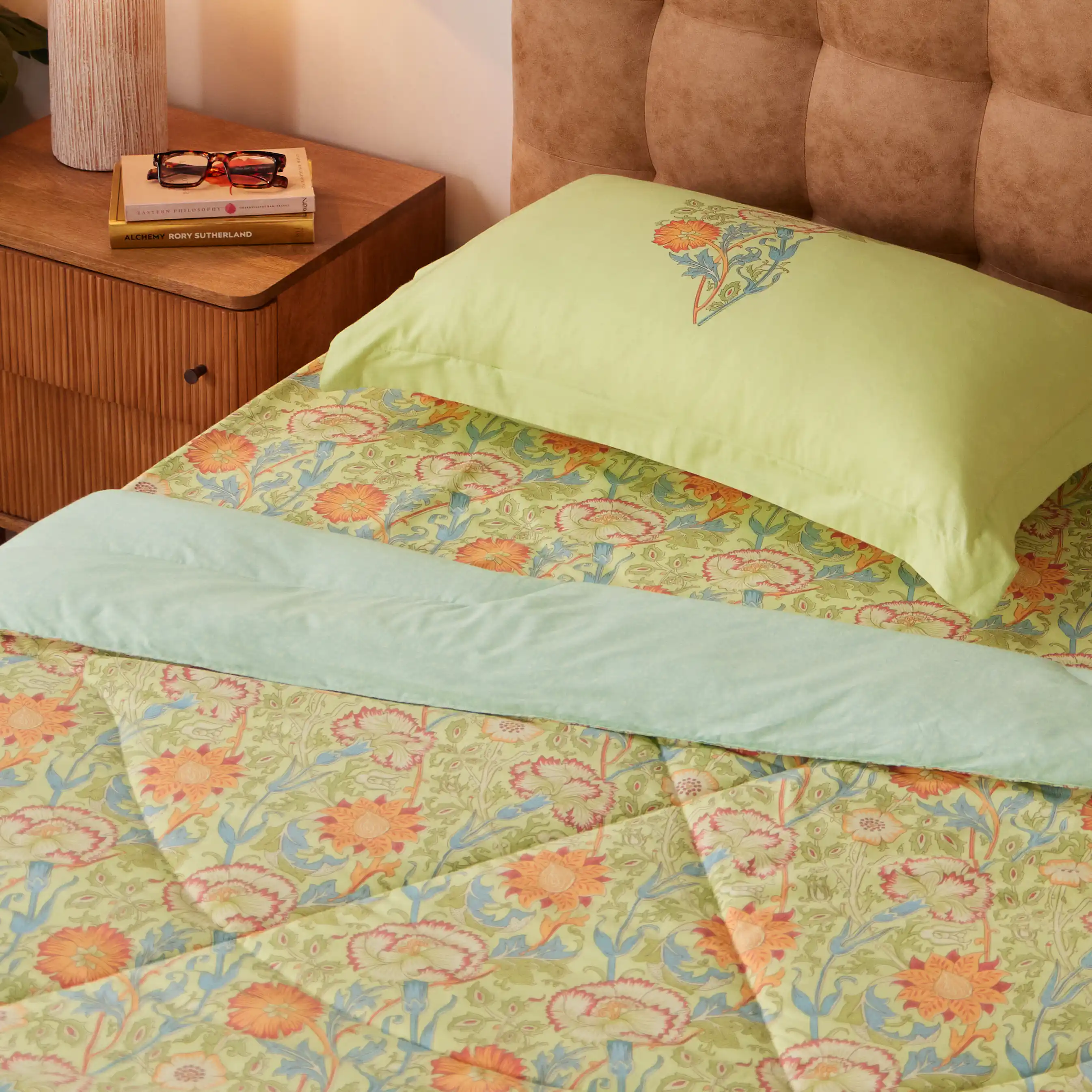 Chippa Lane | Contemporary Indian Print Design 120GSM Reversible Comforter-Green - Image 2