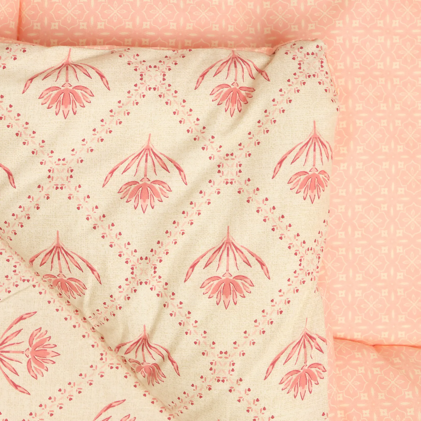 Chippa Lane | Contemporary Indian Print Design 120GSM Reversible Comforter-Red - Image 5