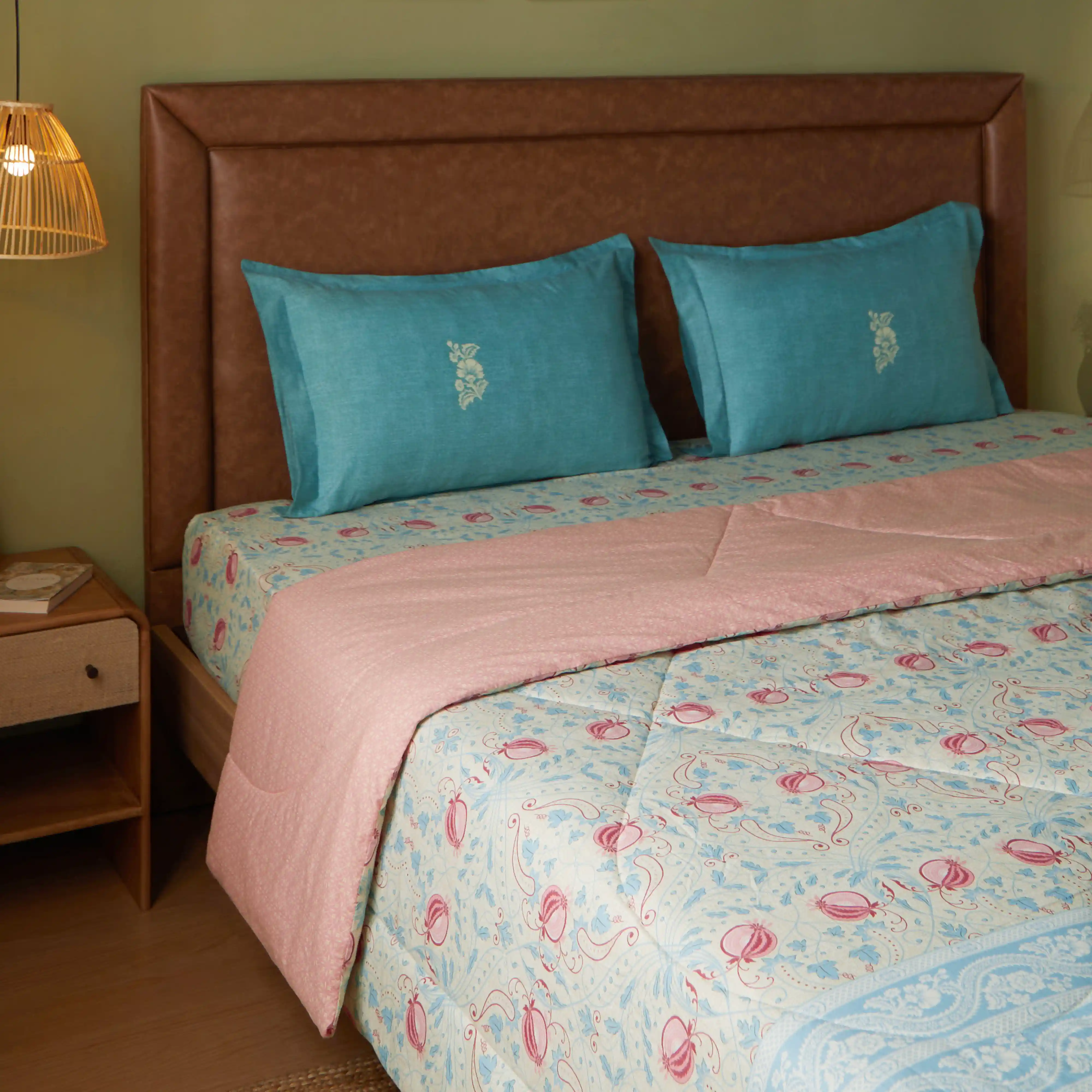 Chippa Lane | Contemporary Indian Print Design 240GSM Reversible Comforter for Extra Warmth-Light Blue
