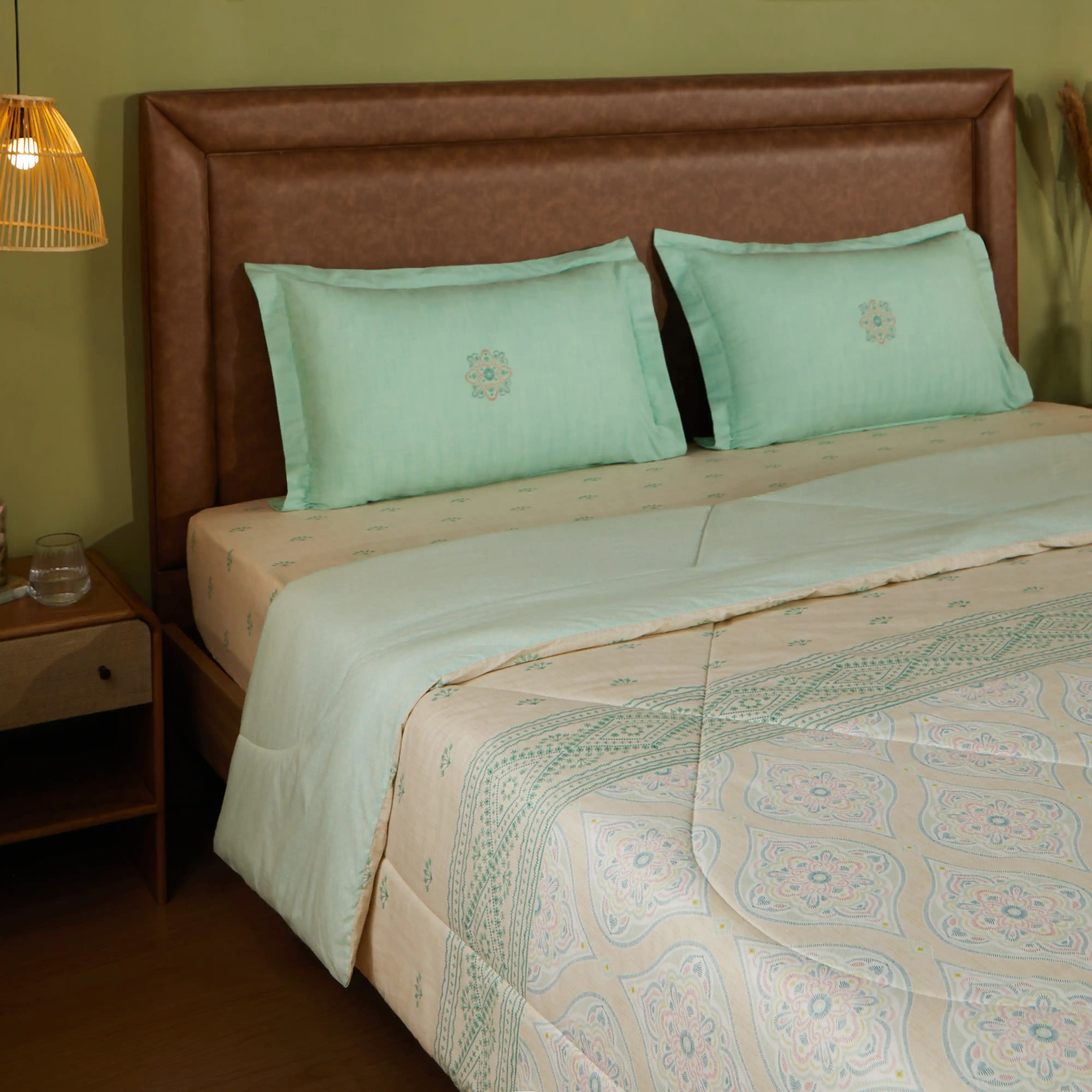 Chippa Lane | Contemporary Indian Print Design 240GSM Reversible Comforter for Extra Warmth-Sage