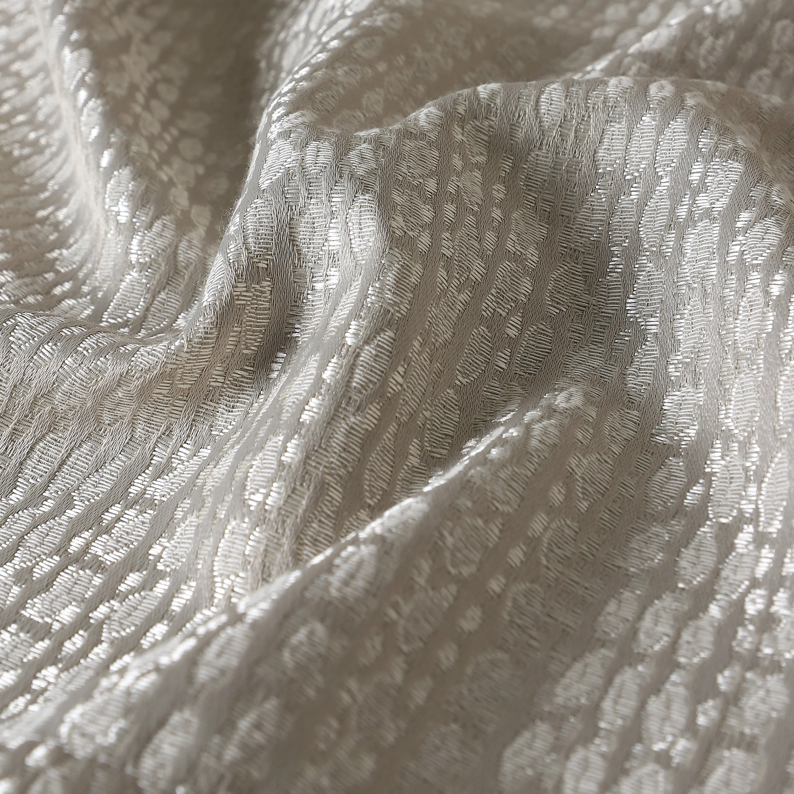 De Jacquard - Luxe Set Of 2 Jacquard Readymade Curtains | Natural Imprint - Image 17