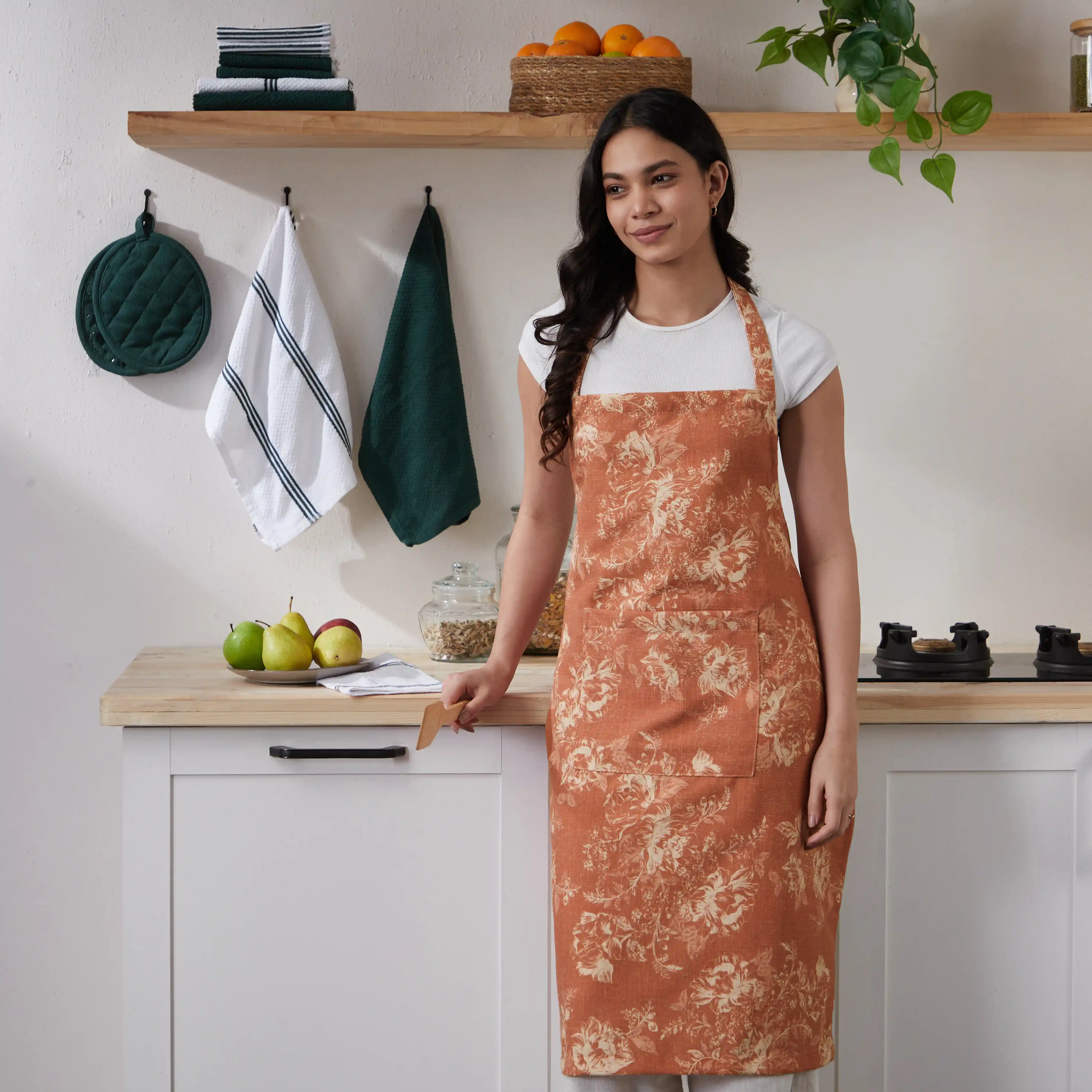 Kaleida | Countryside Charm Stylish & Easy to Maintain Apron - Image 7