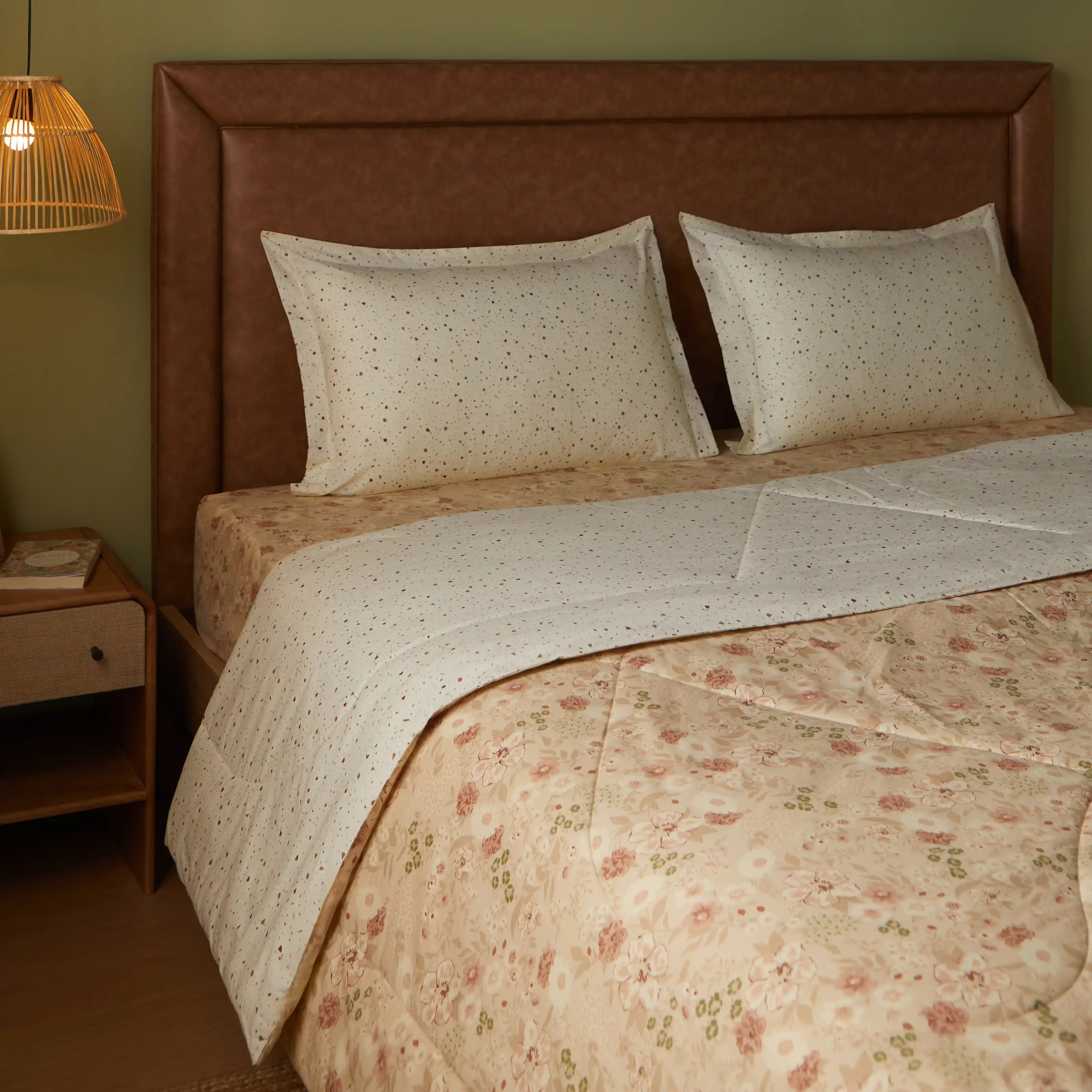 Mishella | Mix & Match Printed 120GSM Reversible Comforter - Beige - Image 5