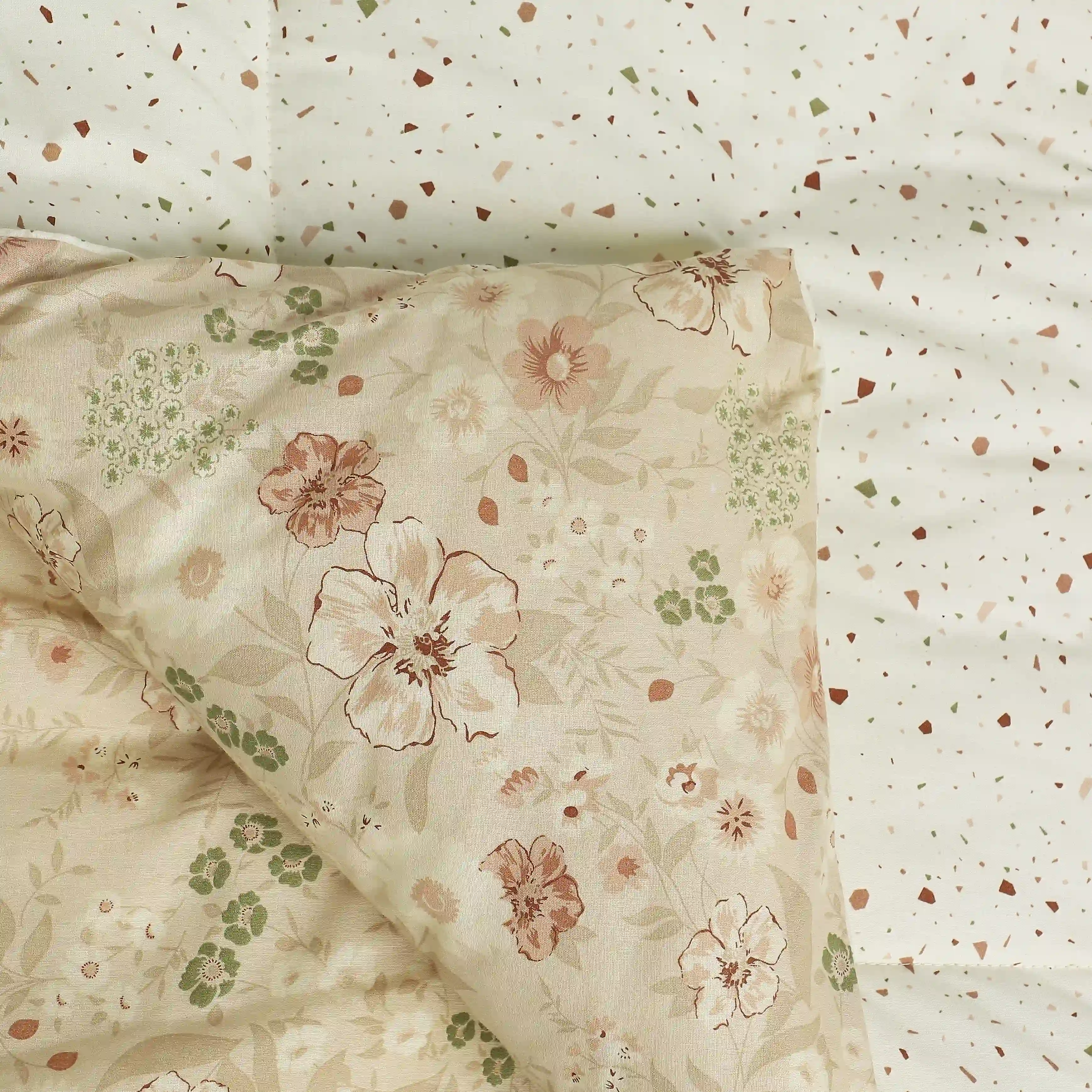 Mishella | Mix & Match Printed 240GSM Reversible Comforter for Extra Warmth - Cream - Image 5