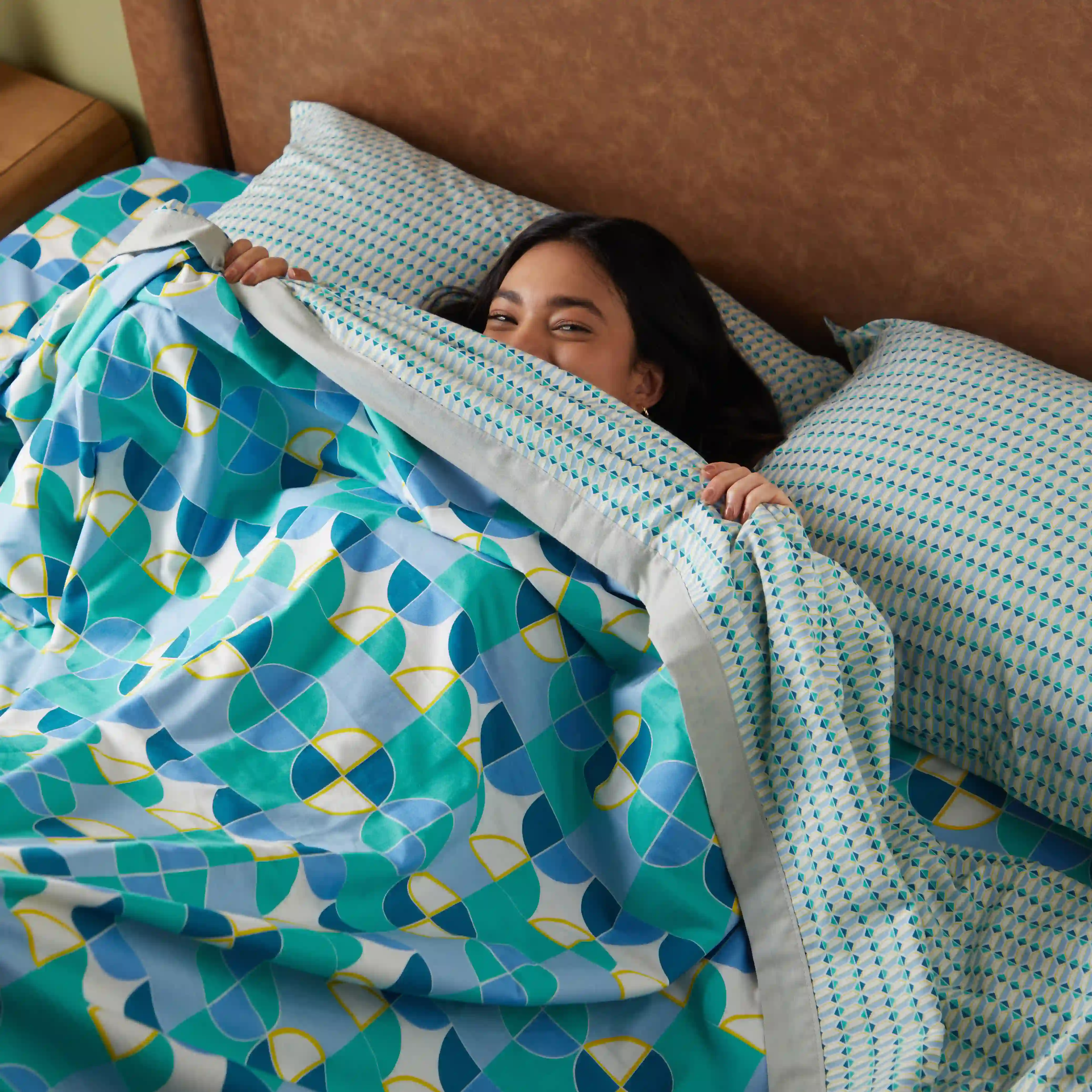Mishella | Mix & Match Printed Coordinated Bedding Set | Set of Bedsheet & Comforter - Orbit Teal - Image 3