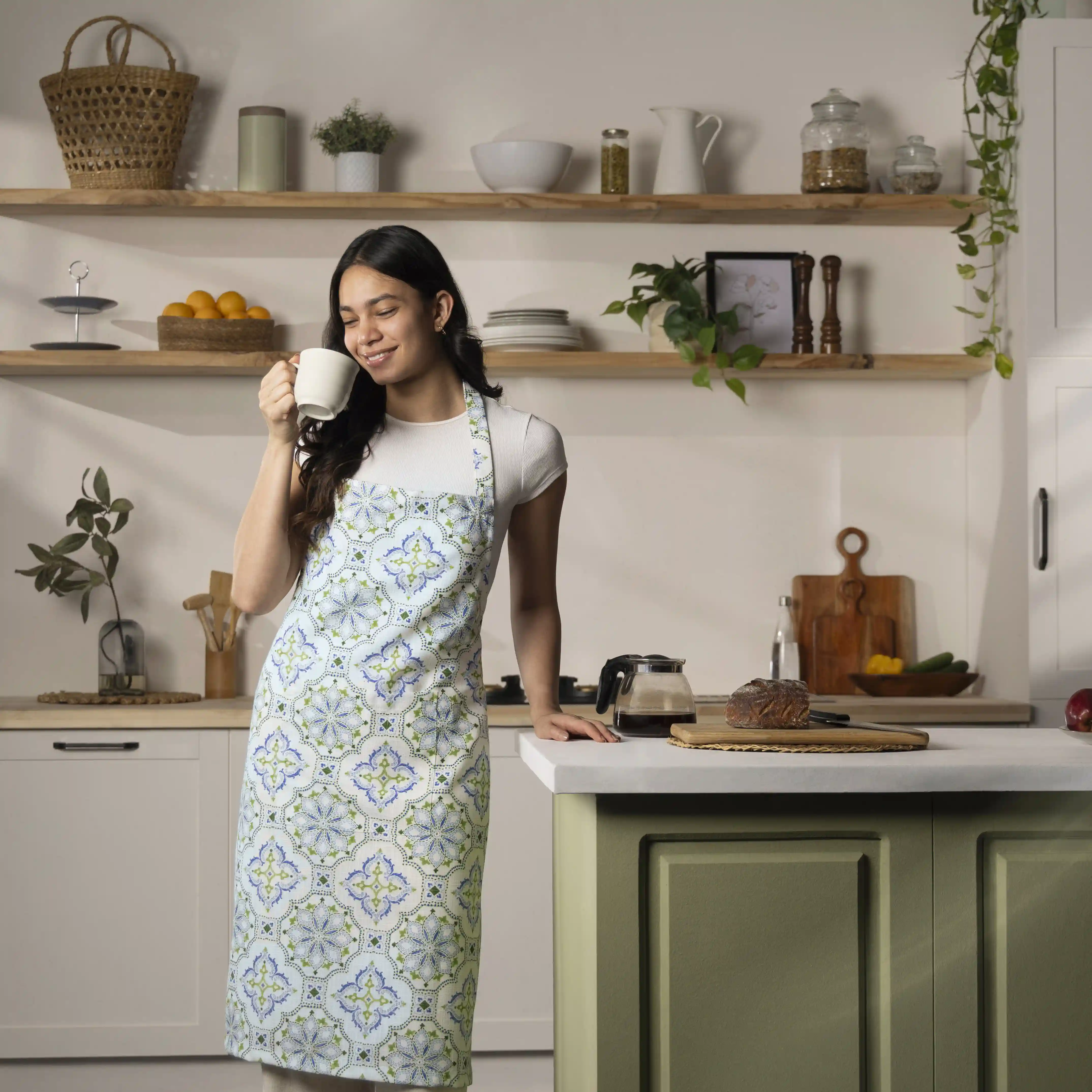 Nonna's Home | Tuscan Inspired Stylish & Easy to Maintain Apron | Designed with Functional Pockets - Image 7