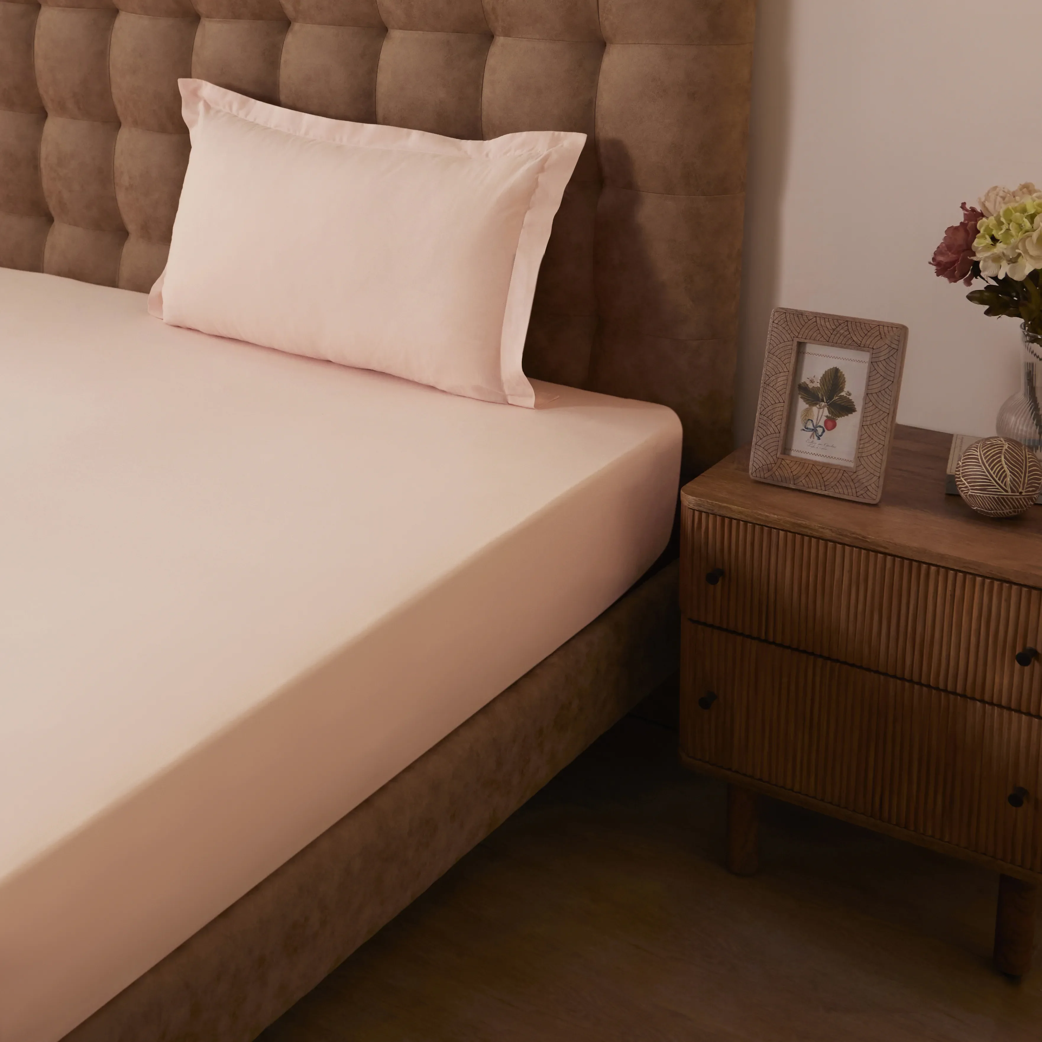 Paleto | Everyday Hues Solid Dyed Cotton Bedsheet Set-Veiled Rose