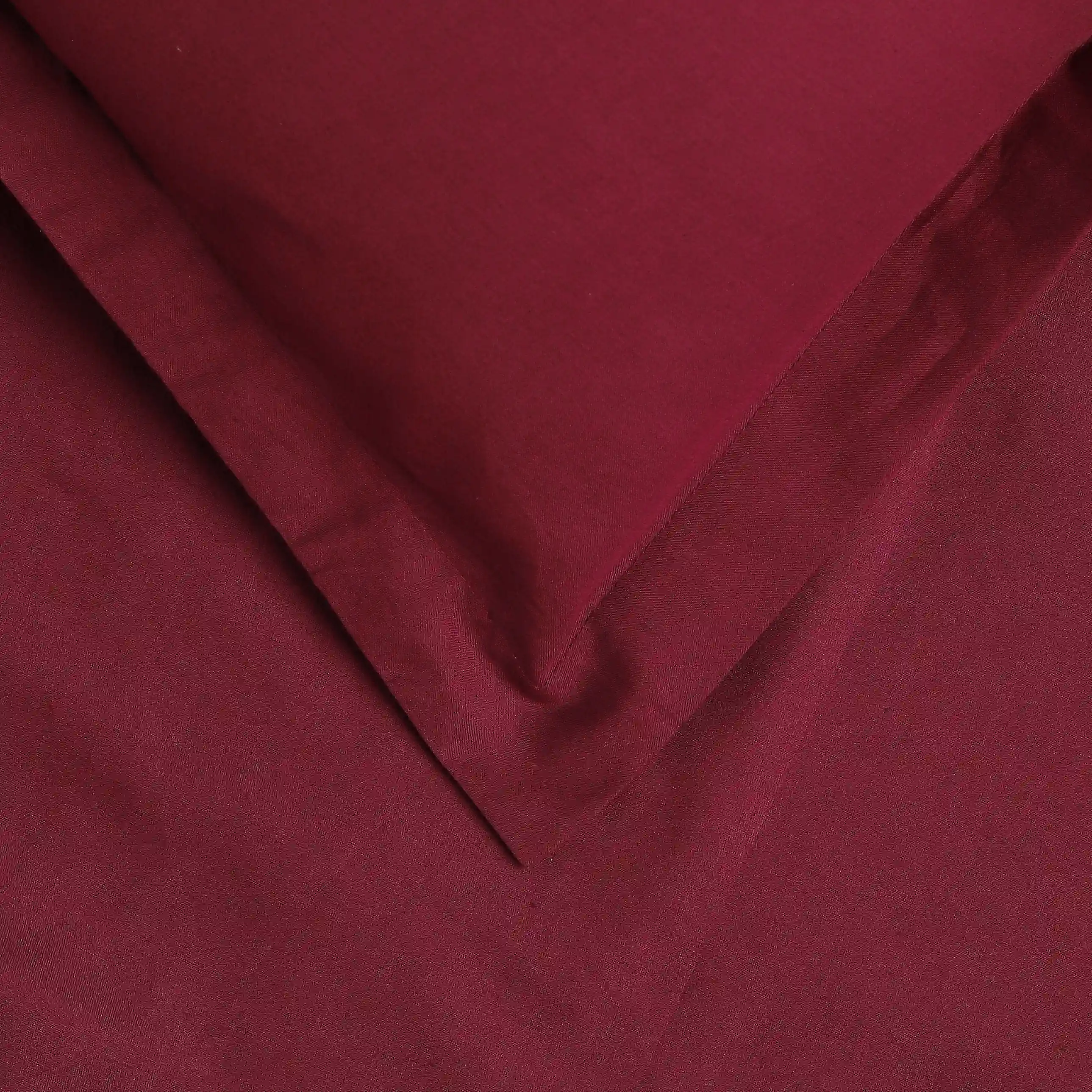 Paleto | Everyday Hues Solid Dyed Cotton Bedsheet Set-Windsor Wine - Image 15