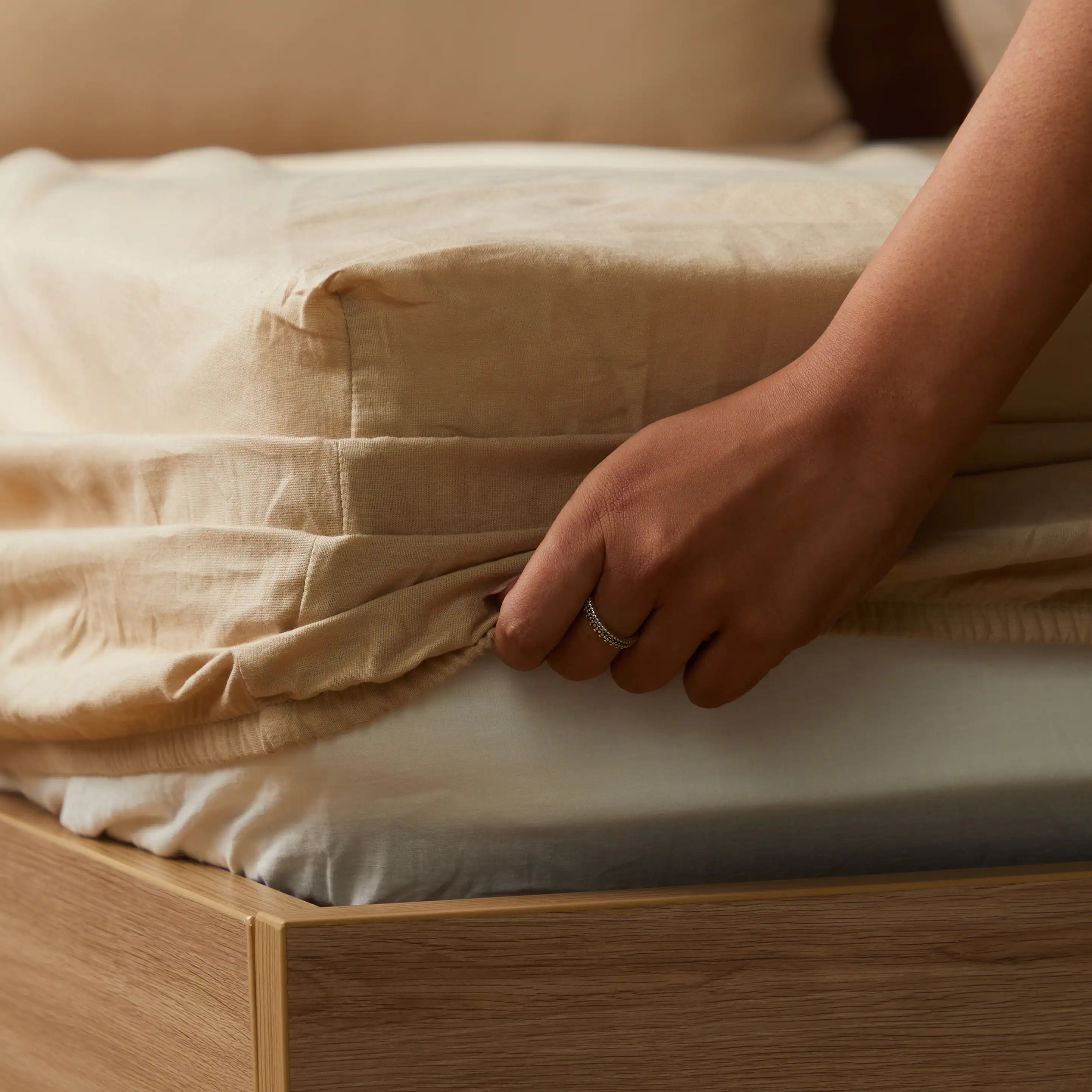 Paleto | Everyday Hues Solid Dyed Cotton Fitted Sheet Set-Beige - Image 4