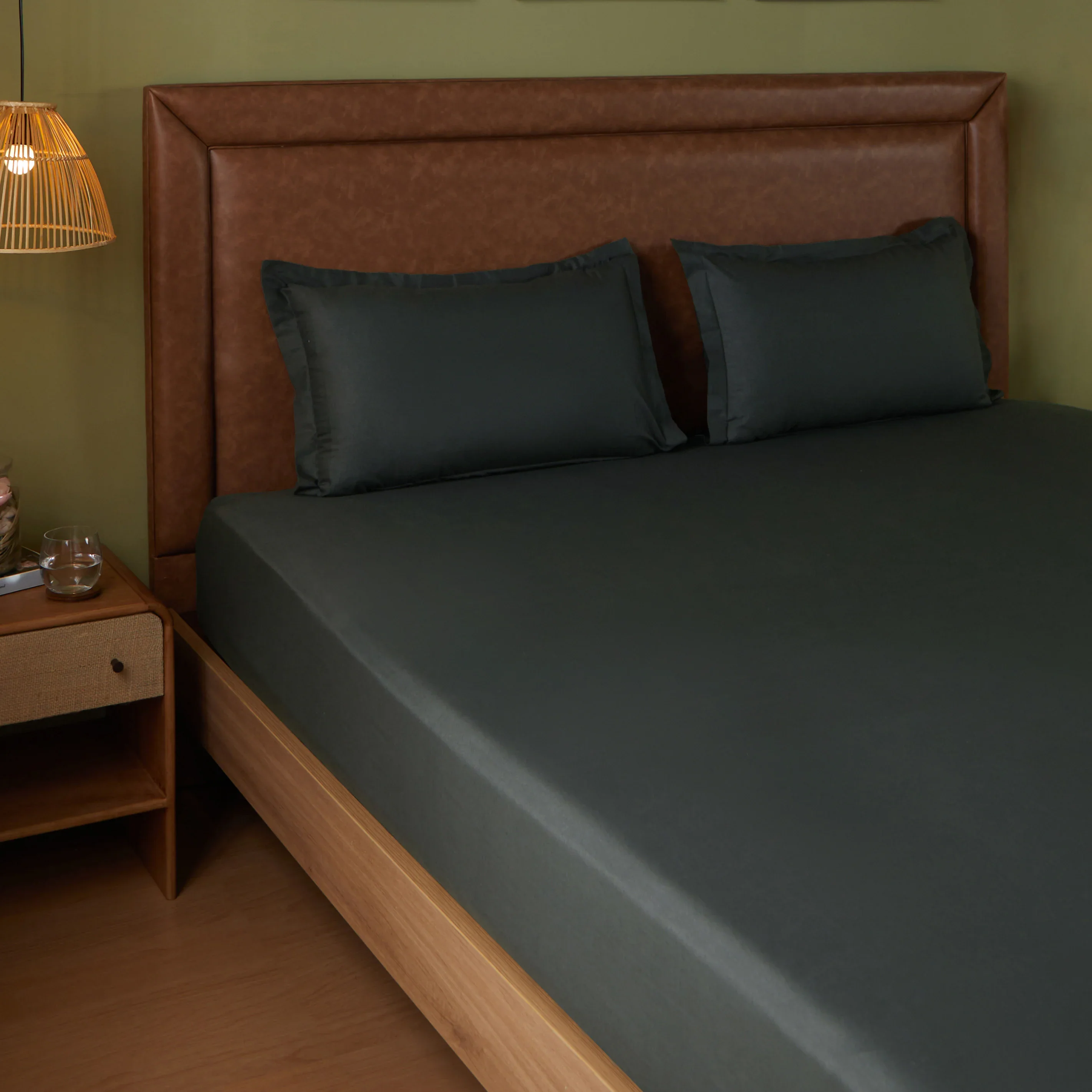 Paleto | Everyday Hues Solid Dyed Cotton Fitted Sheet Set-Dark Grey - Image 8