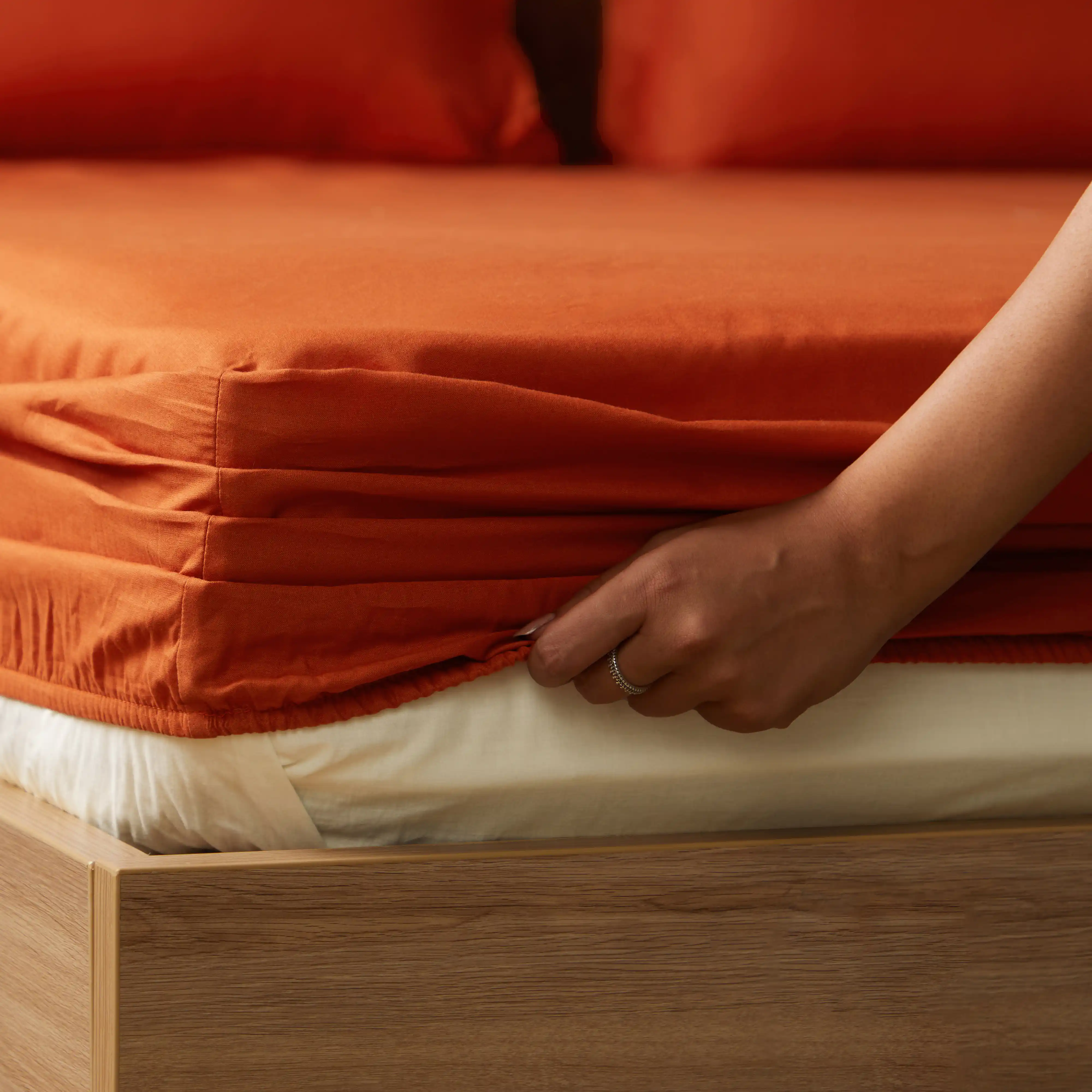 Paleto | Everyday Hues Solid Dyed Cotton Fitted Sheet Set-Rust - Image 4