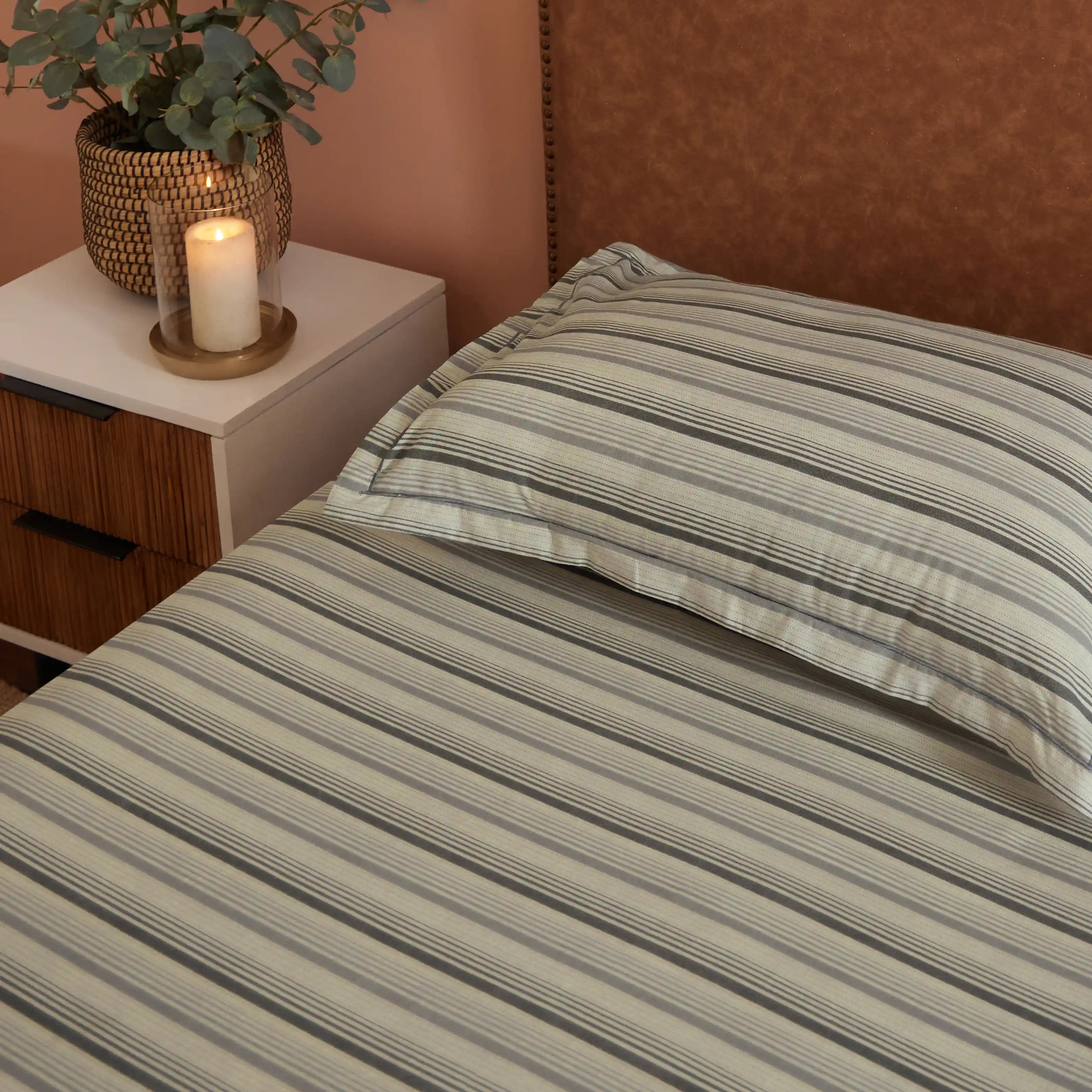 Threadscapes | Woven Textured Printed Cotton Bedsheet Set | Pillow Cover with Merrow Hem Treatment-Black & White - Image 2