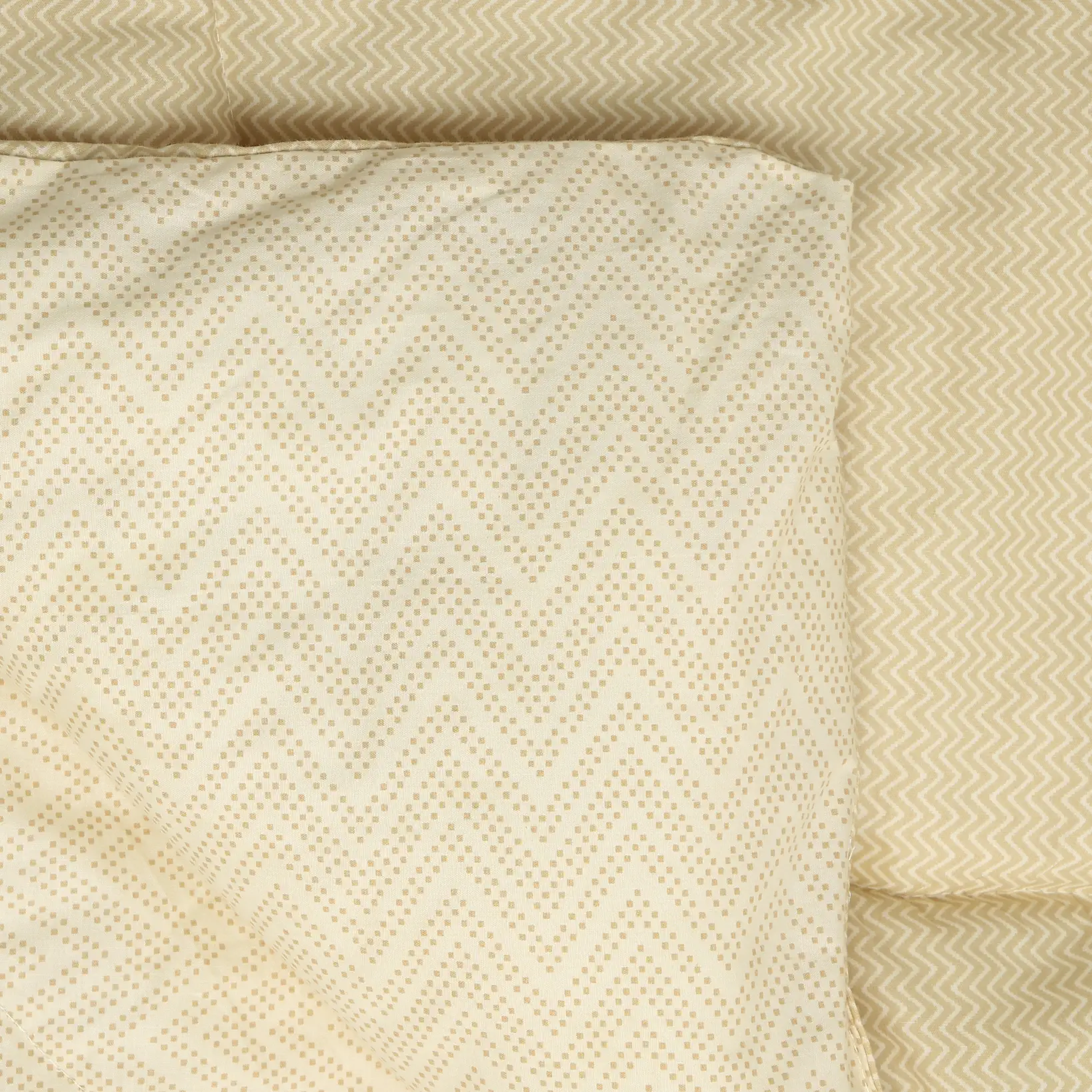 Threadscapes | Woven Textured Printed 120GSM Reversible Comforter-Beige - Image 5